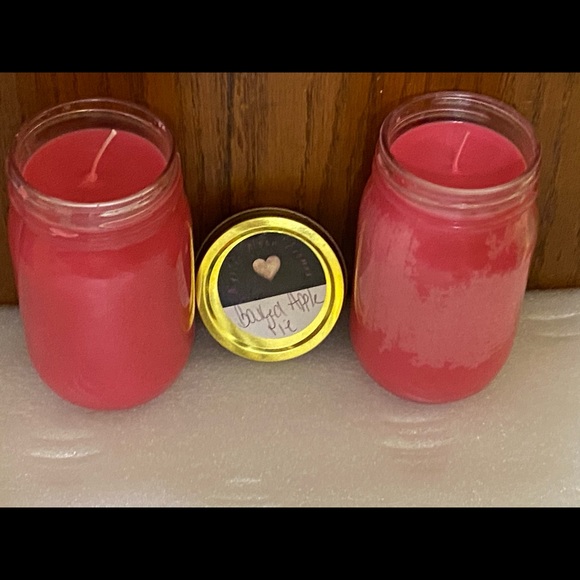 Hand Poured Baked Apple Pie Scented Soy Candle - Picture 2 of 4